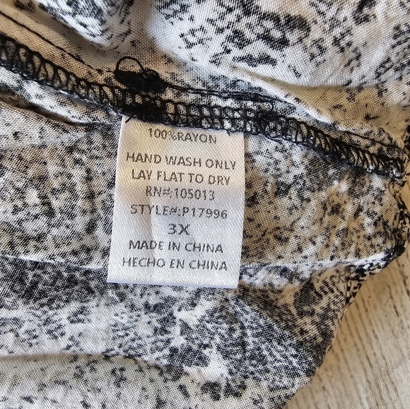 Savanna Jane Size 3X Snakeskin Embroidered Blouse Bell Sleeve Rayon Flowy - Picture 7 of 10